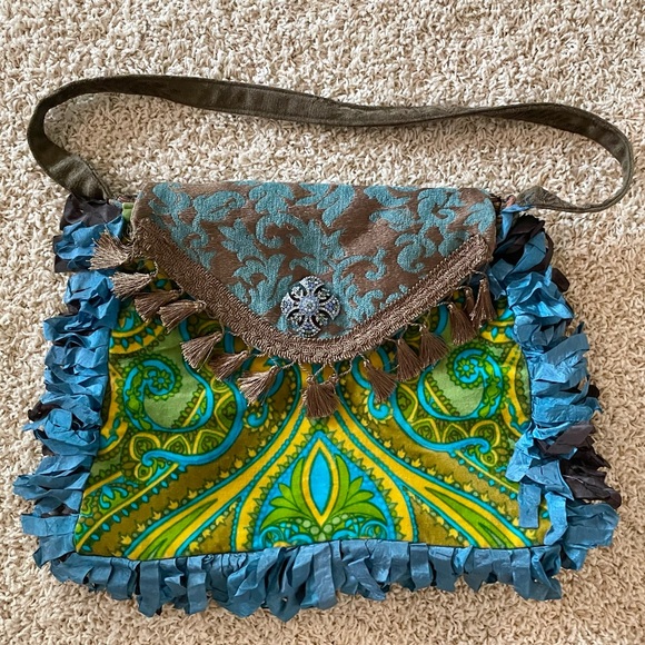 Izabella Rose Handbags - NWOT Izabella Rose Boho Hippie Purse Festival Bag Large Similar 2 Magnolia Pearl